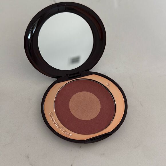 Charlotte Tilbury Cheek to Chic Blush - Walk of No Shame - Picture 7 of 8